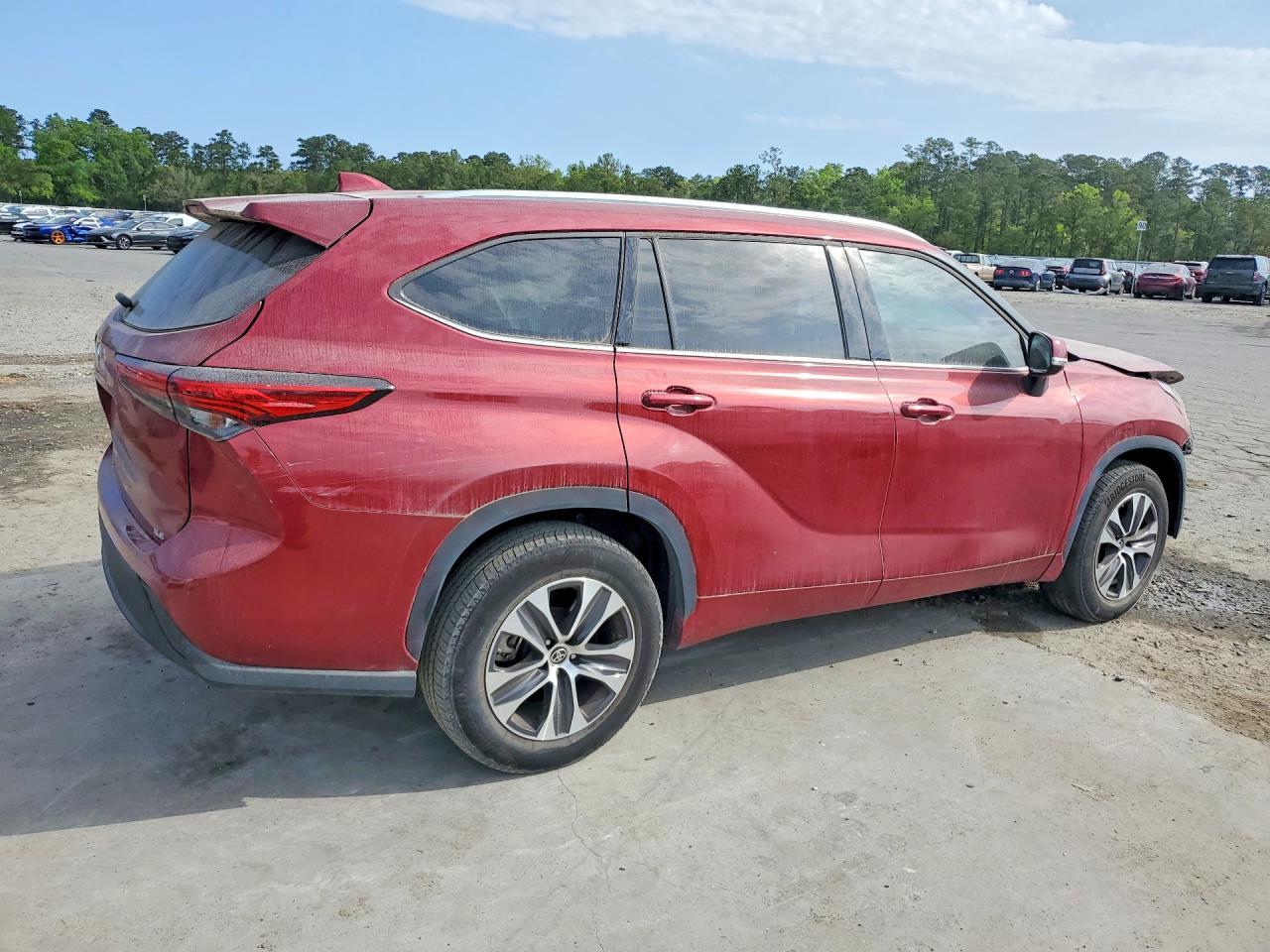 2021 Toyota Highlander Xle - Image 3