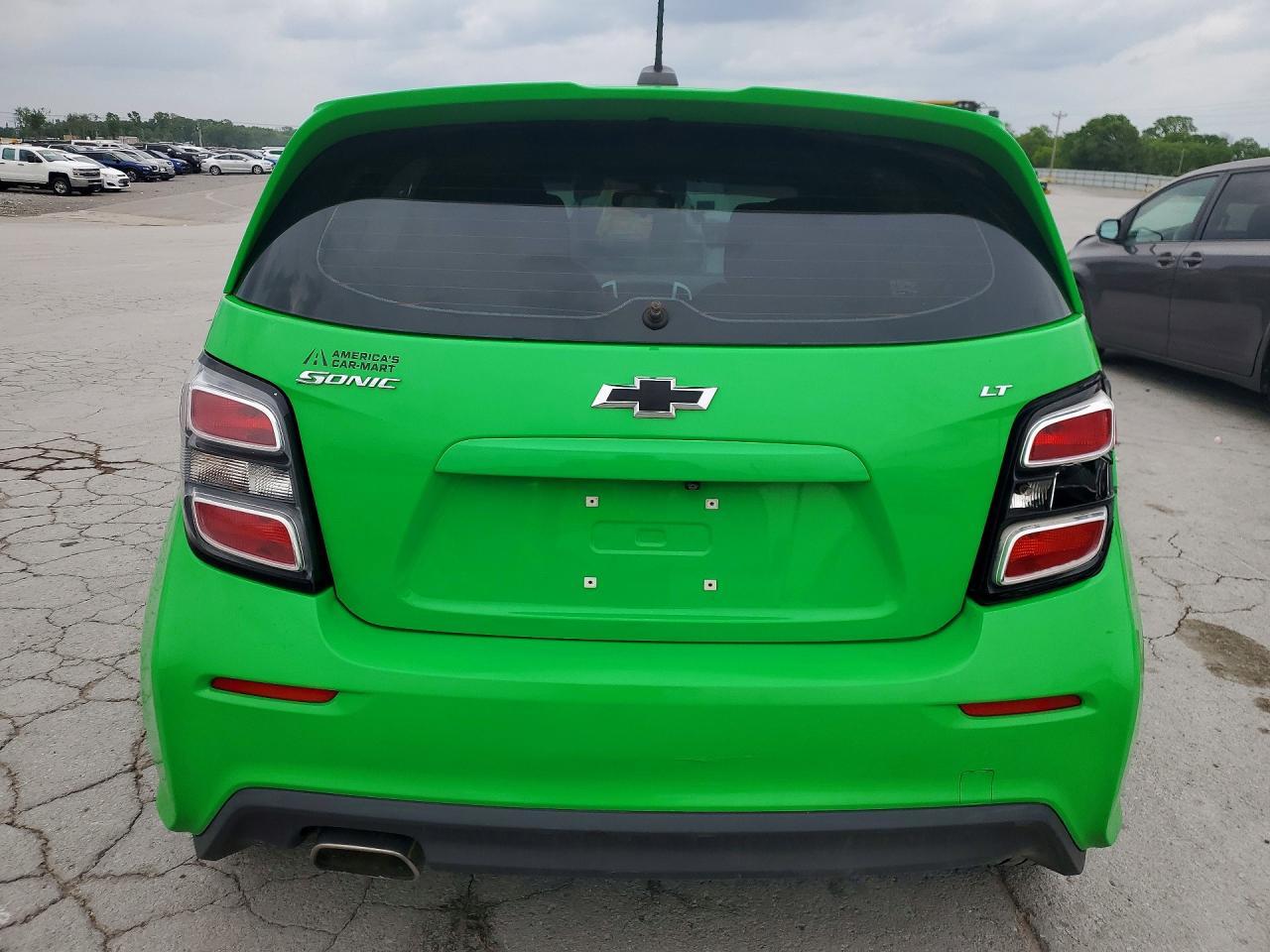 2017 Chevrolet Sonic Lt - Фото 6