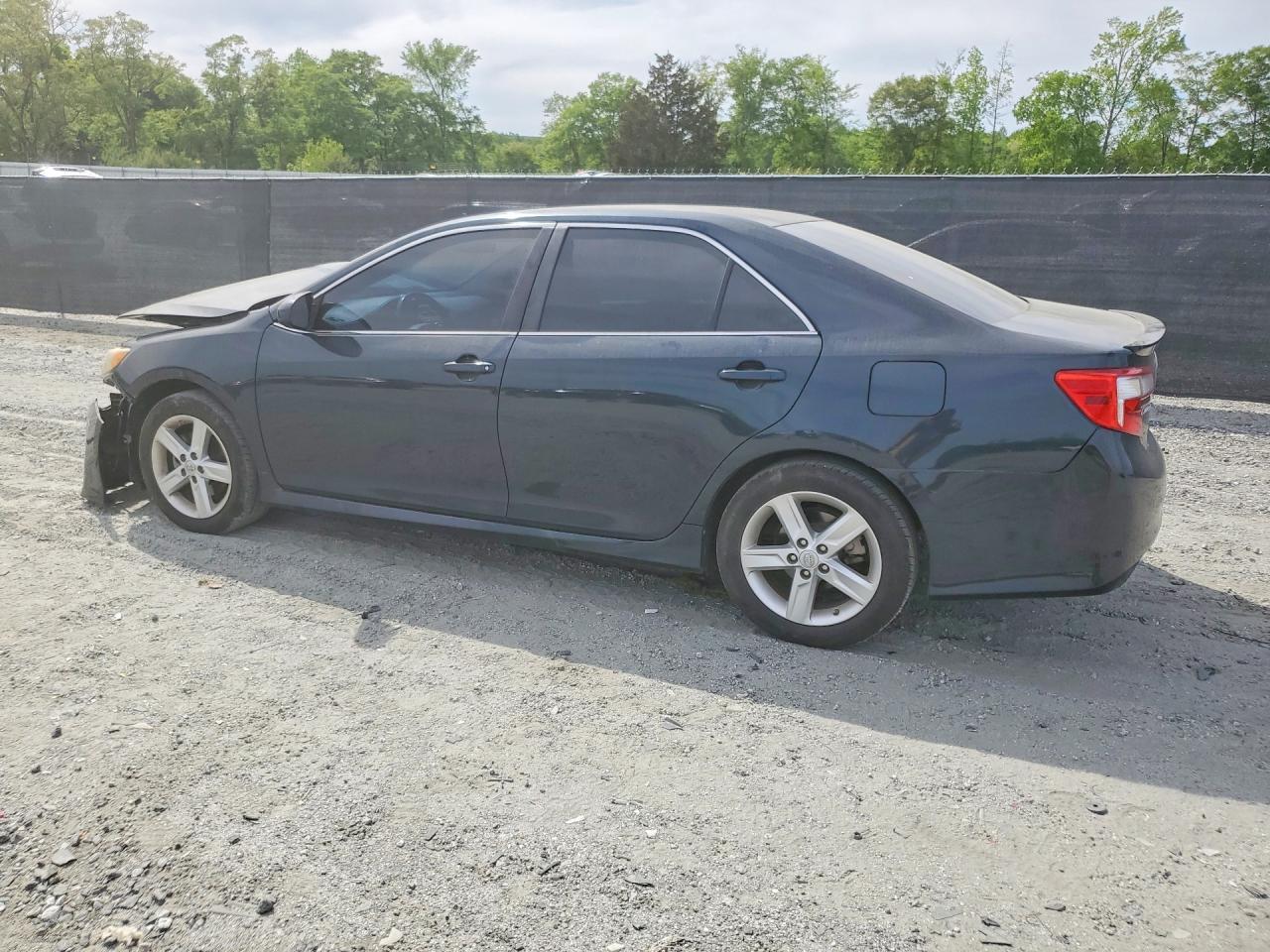 2014 Toyota Camry Se - Фото 2