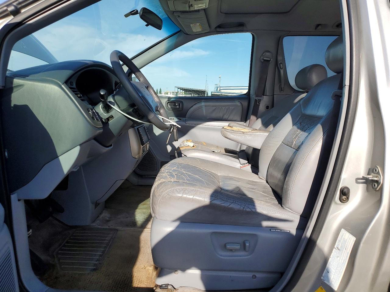 2002 Toyota Sienna Xle - Фото 7