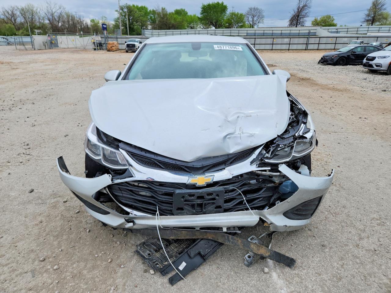 2019 Chevrolet Cruze Ls - Image 5