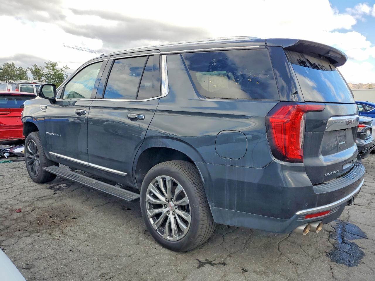 2022 GMC Yukon Denali - Image 2