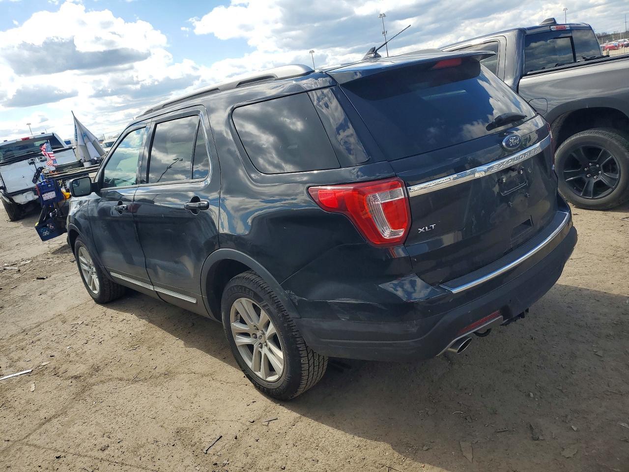 2018 Ford Explorer Xlt - Фото 2