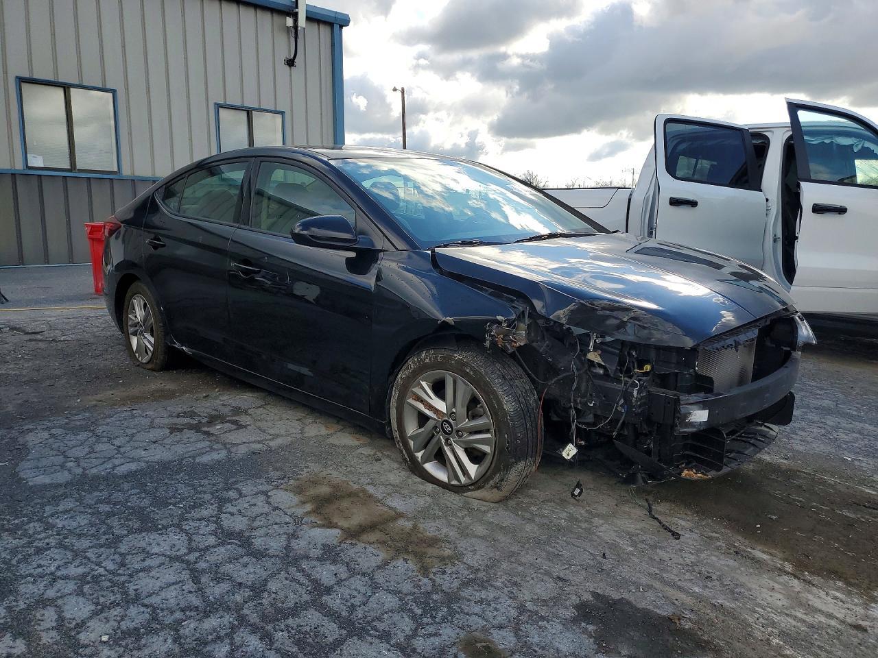 2019 Hyundai Elantra Value Edition - Фото 4