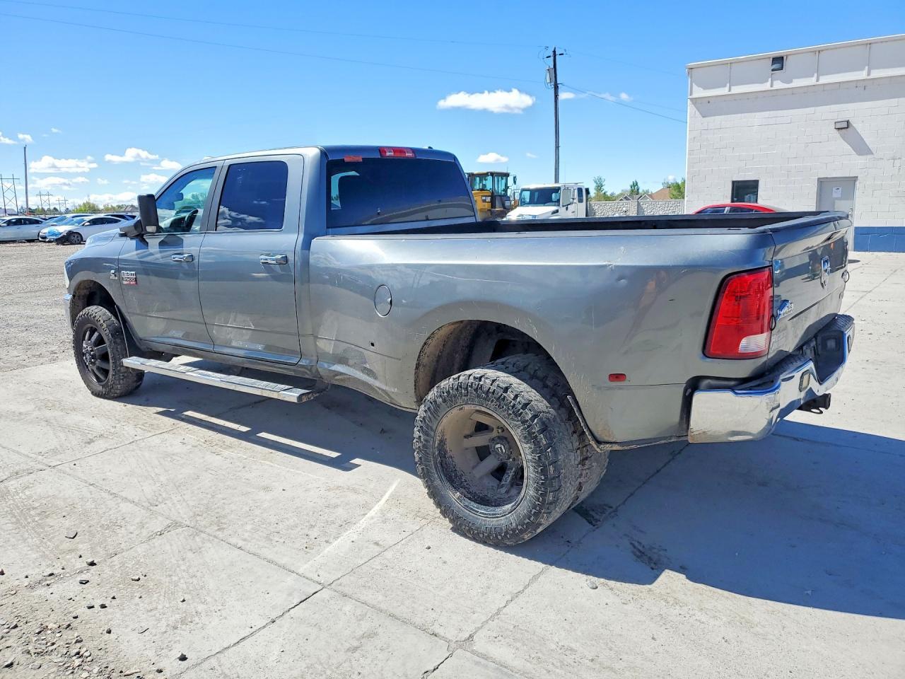 2012 Dodge Ram 3500 Slt - Image 2