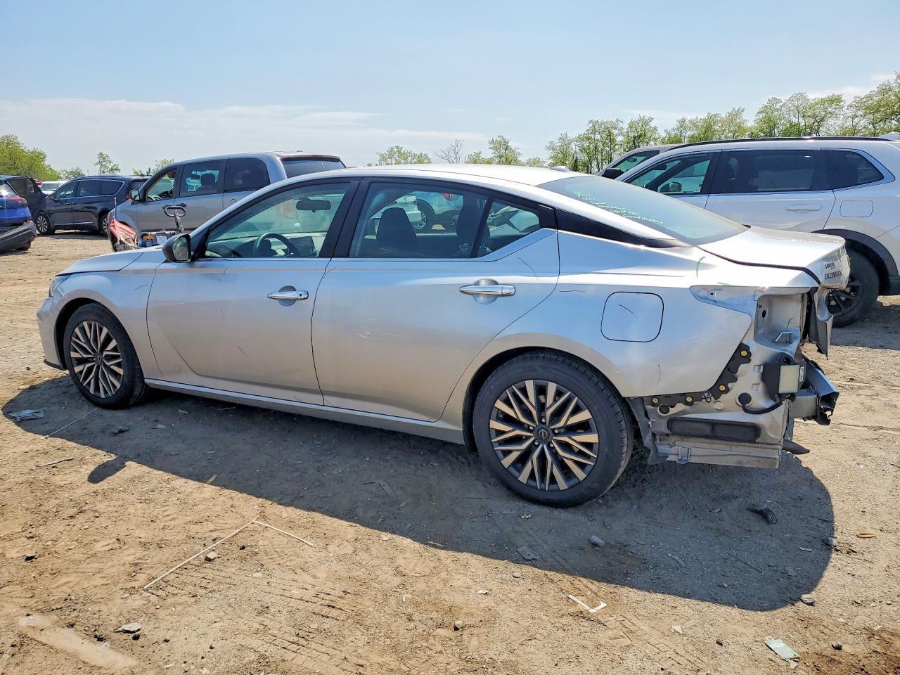 2024 Nissan Altima Sv - Image 2