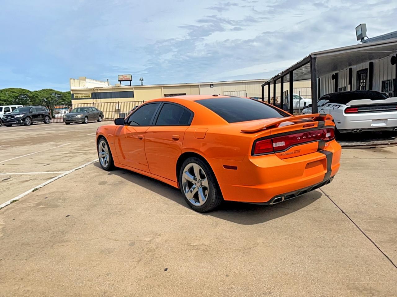 2014 Dodge Charger R - Фото 3