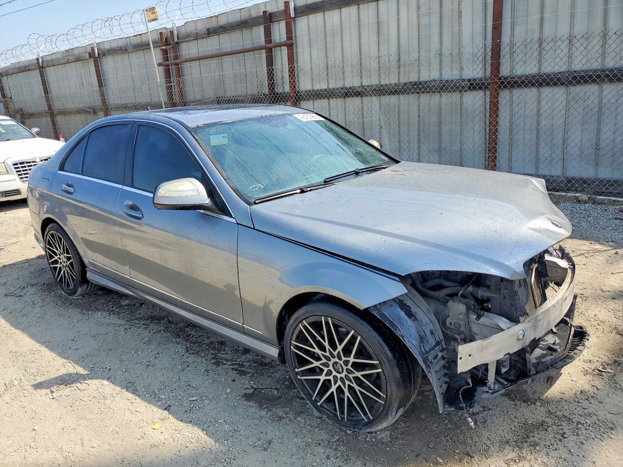 2009 Mercedes-Benz C 300 - Image 4