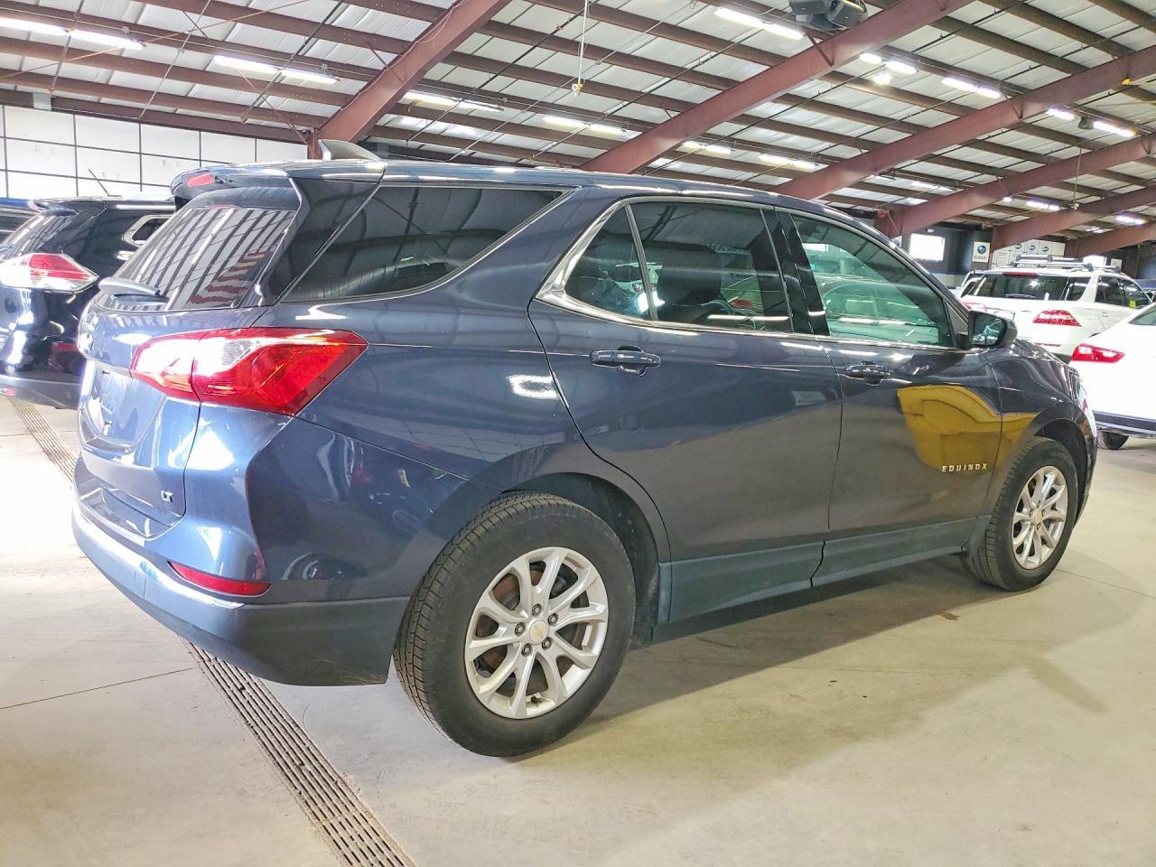 2019 Chevrolet Equinox Lt - Image 3