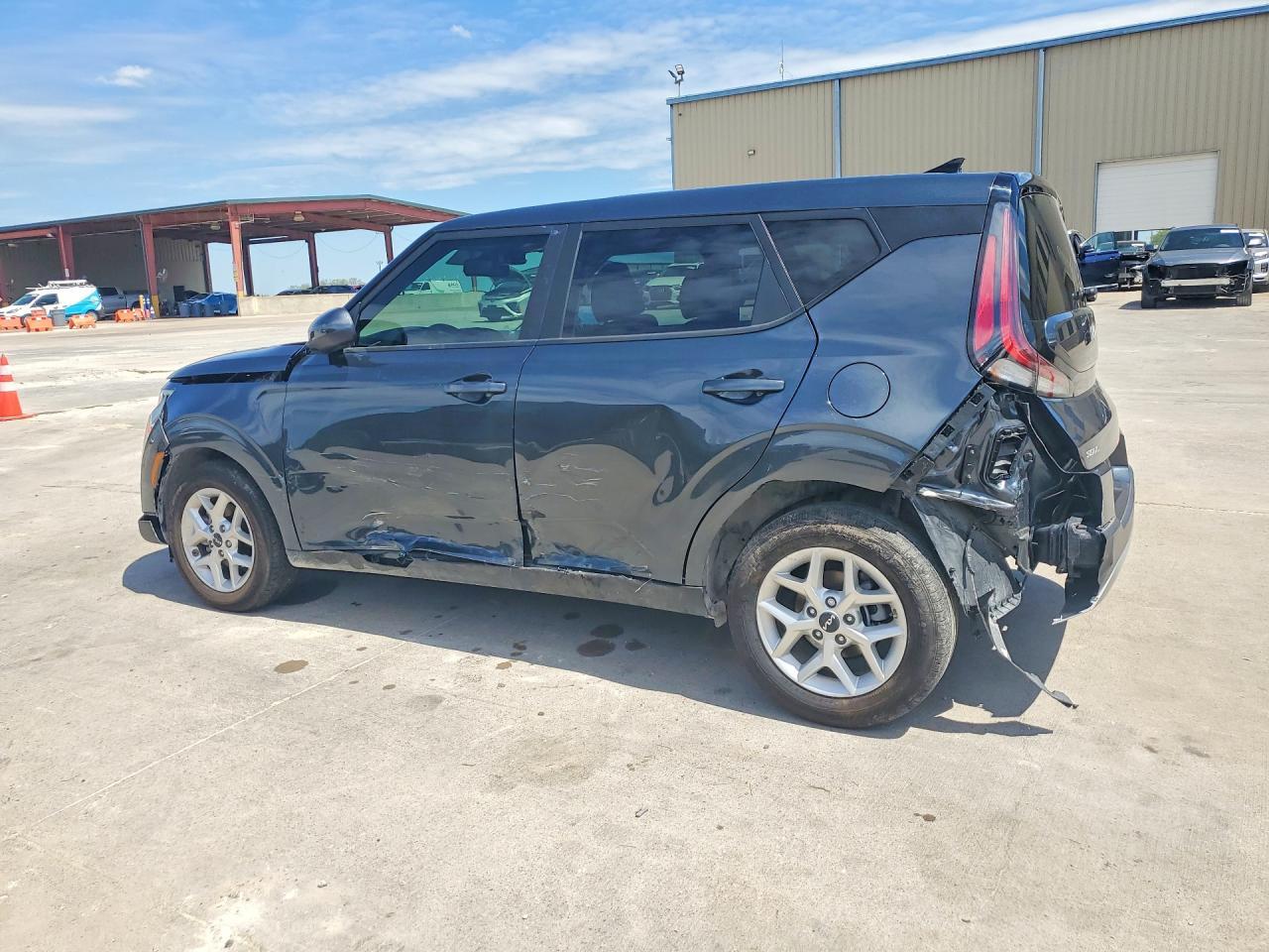 2025 Kia Soul Lx - Image 2