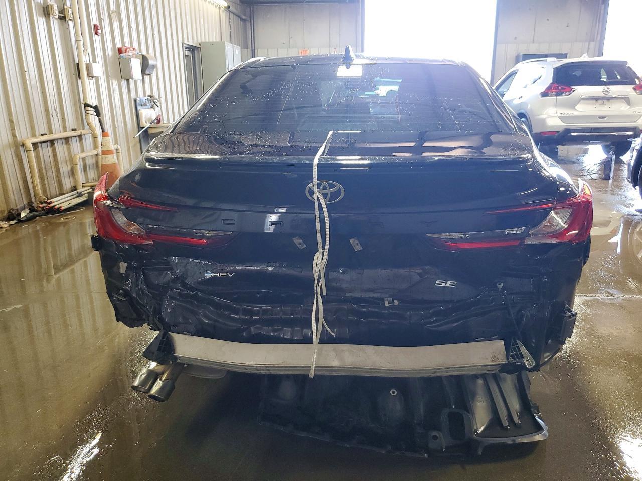 2025 Toyota Camry Se - Image 6