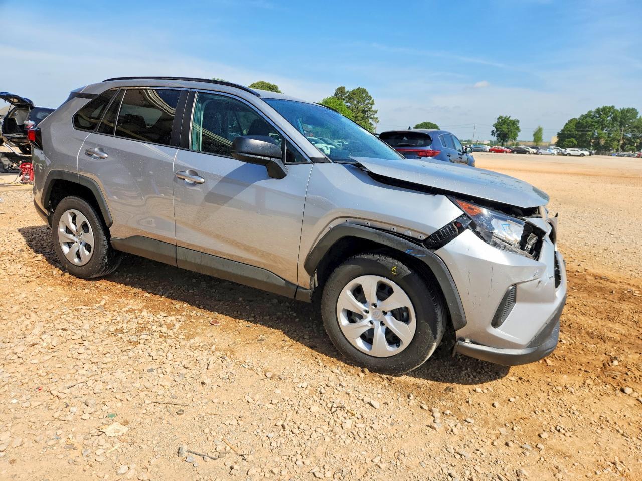 2020 Toyota Rav4 Le - Image 4