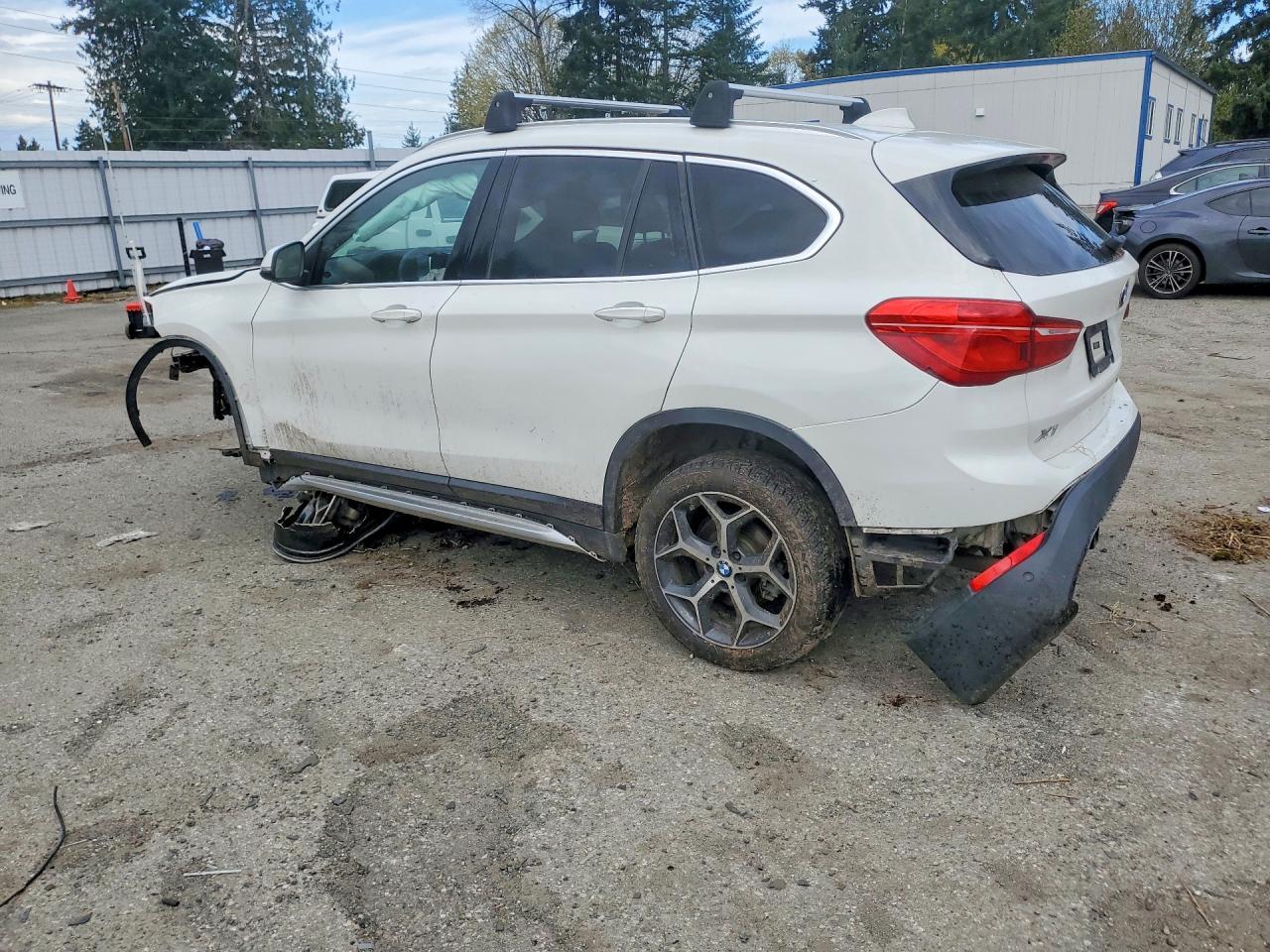 2018 BMW X1 xDrive28I - Фото 2