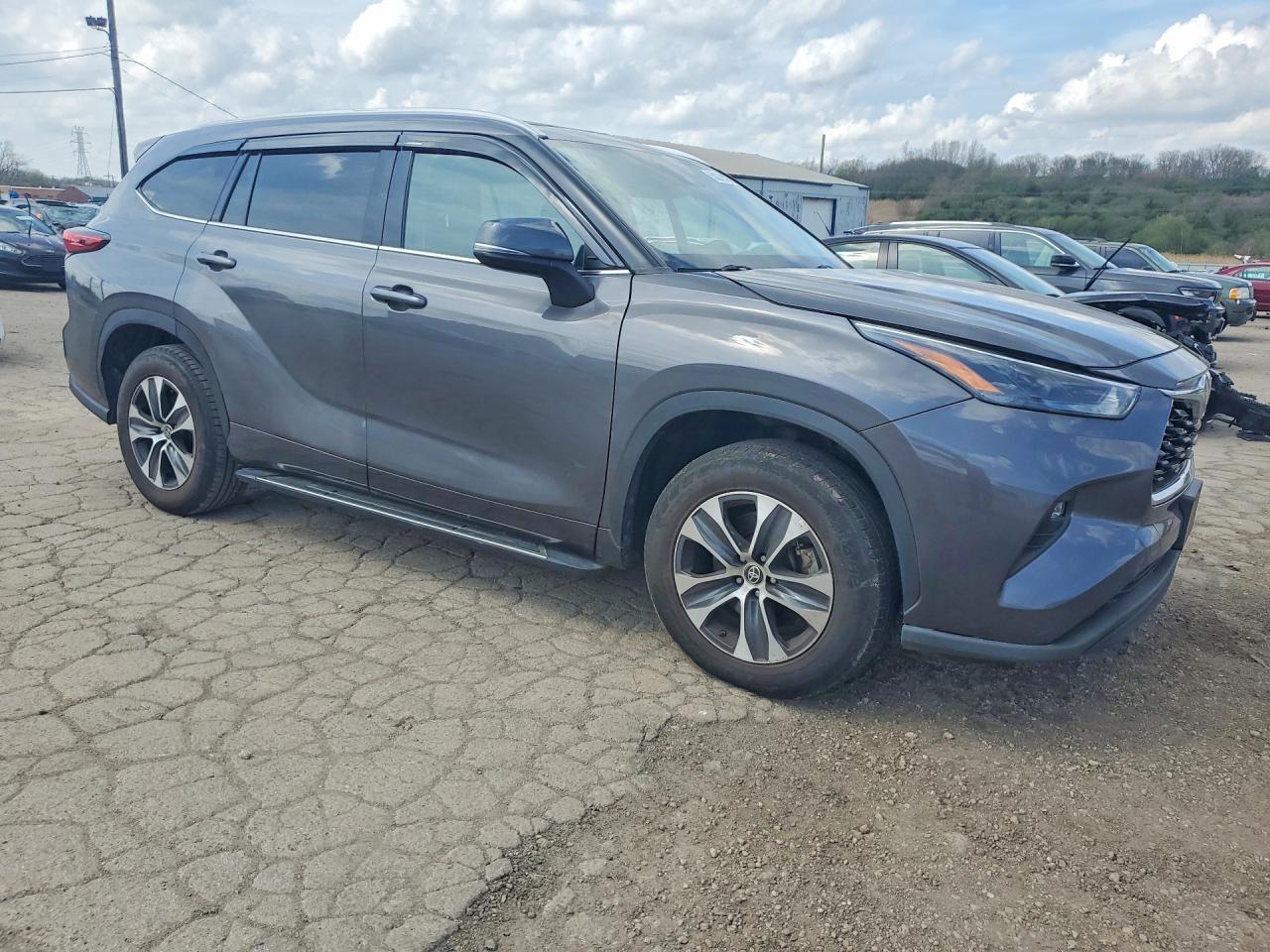 2022 Toyota Highlander Xle - Фото 4