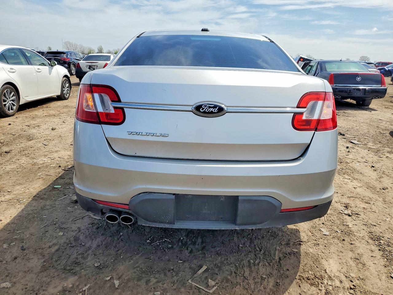 2010 Ford Taurus Se - Image 6