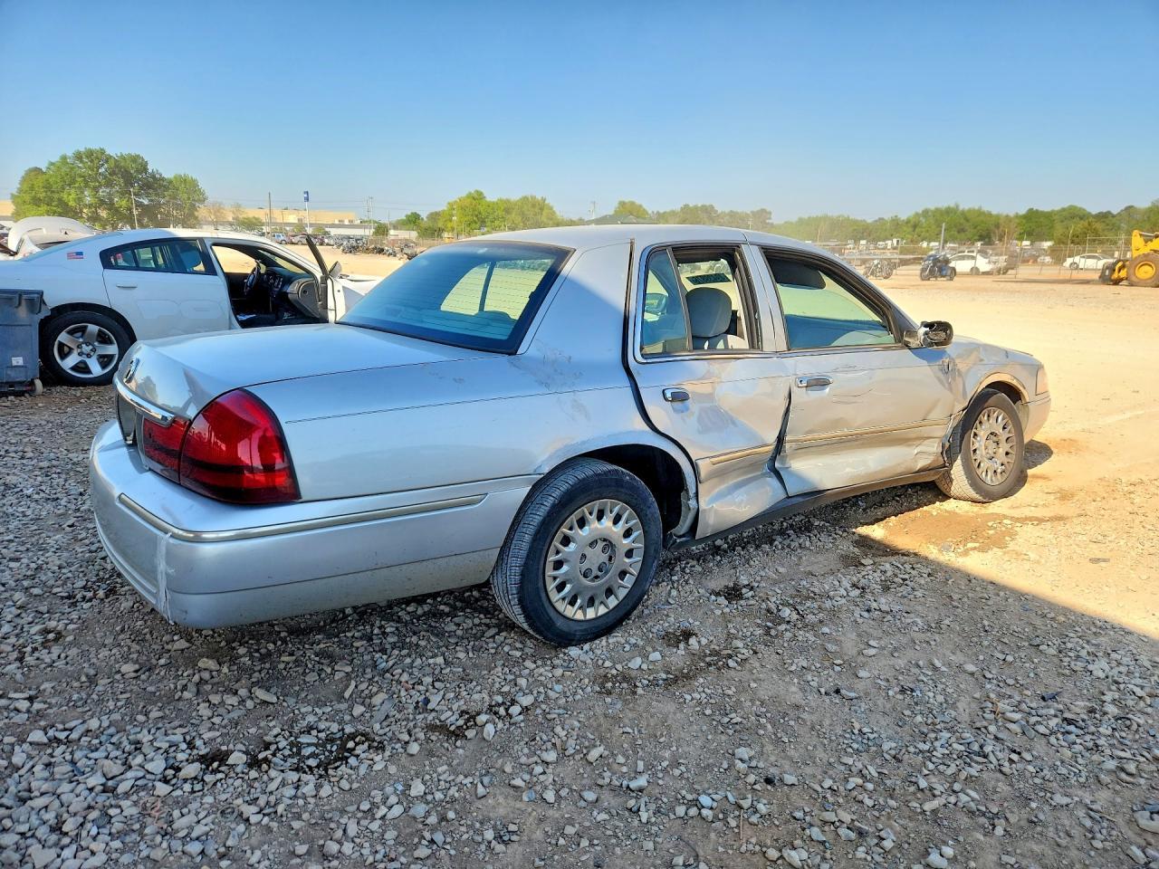 2003 Mercury Grand Marquis Gs - Фото 3