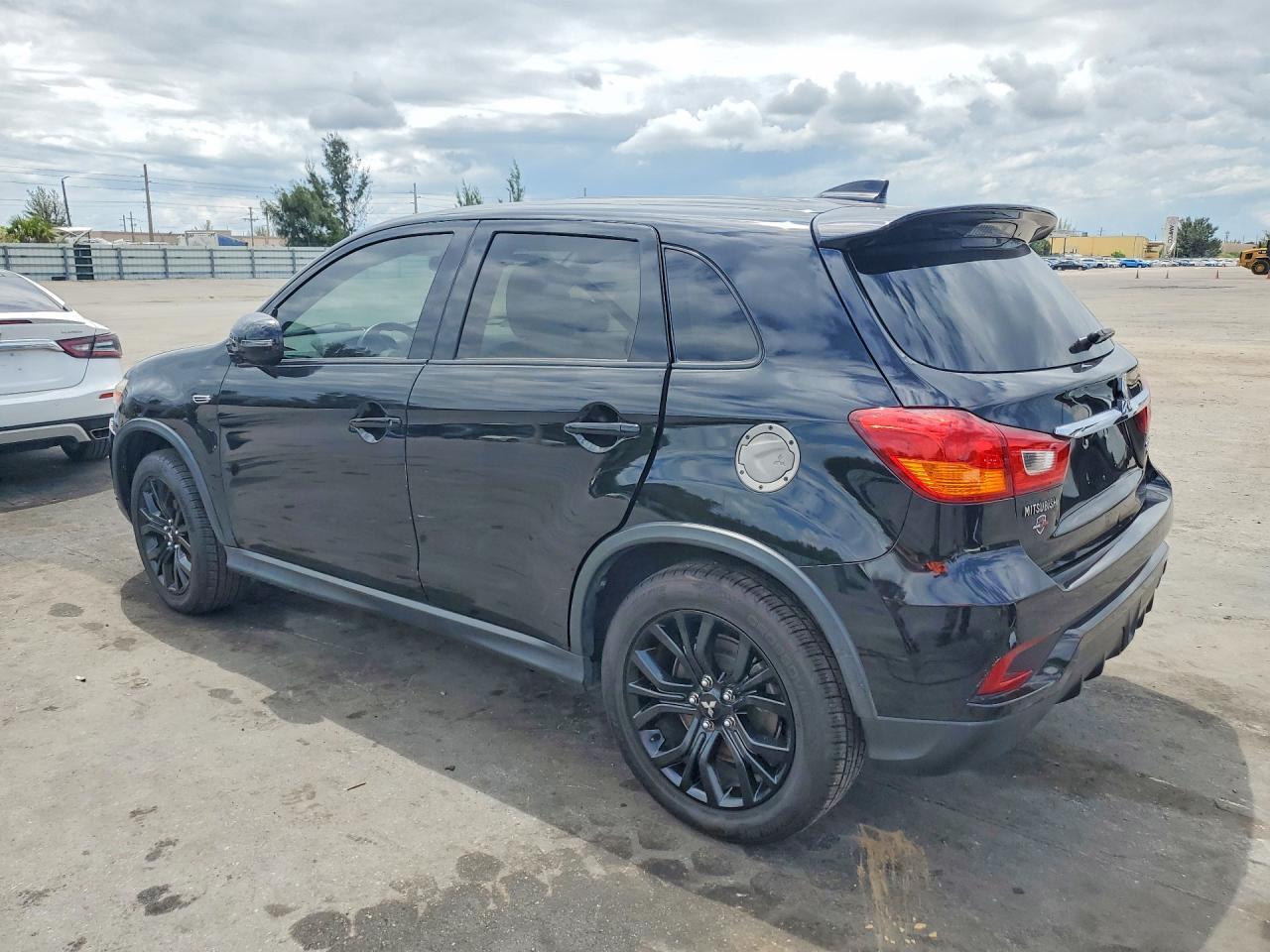 2019 Mitsubishi Outlander Sport Es - Фото 2