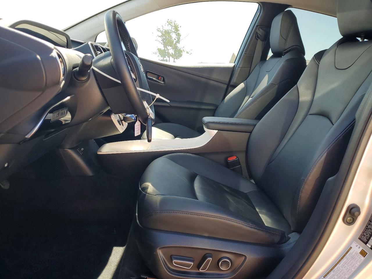 2016 Toyota Prius Four - Image 7