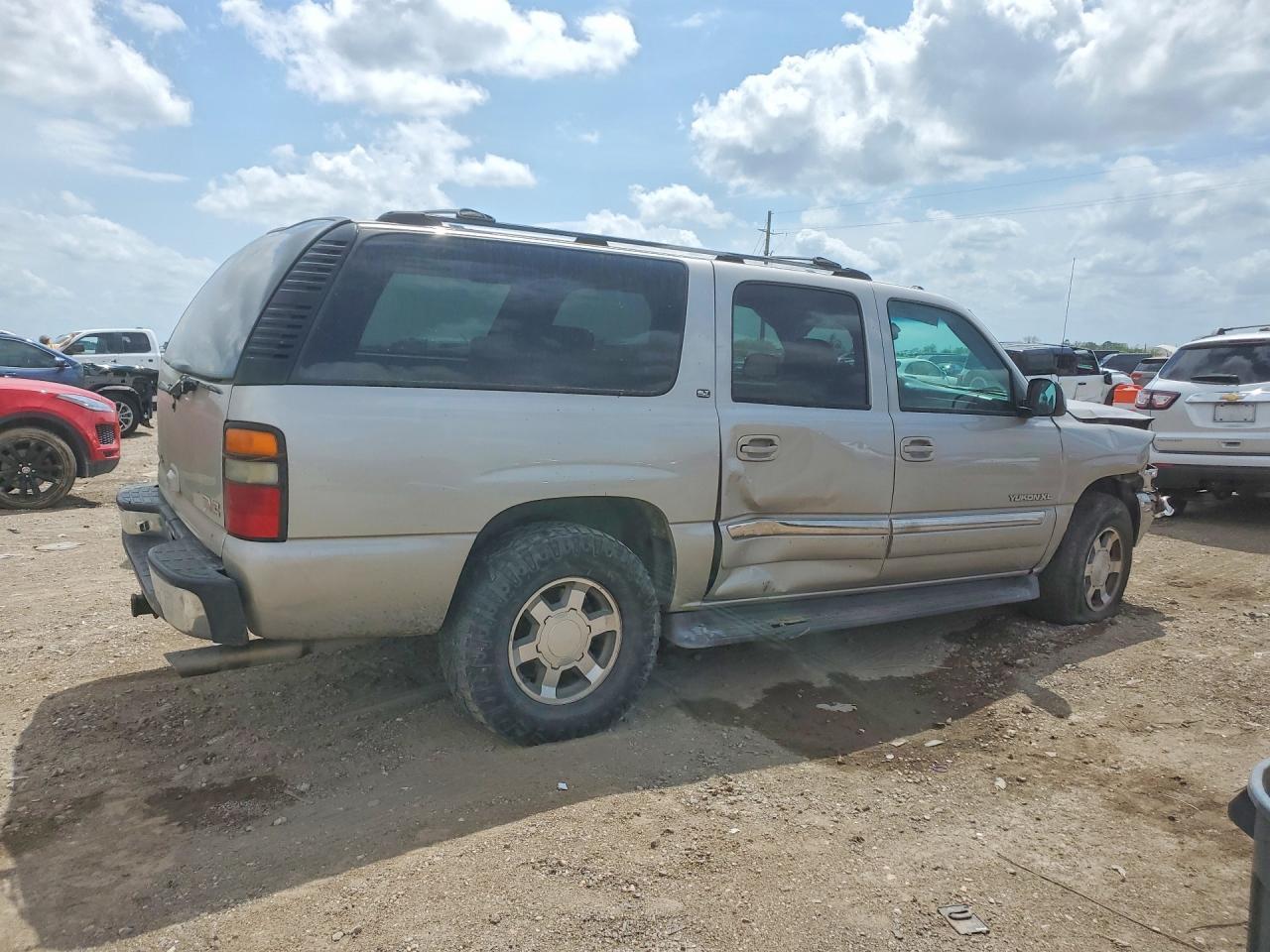 2005 GMC Yukon Xl C1500 - Image 3