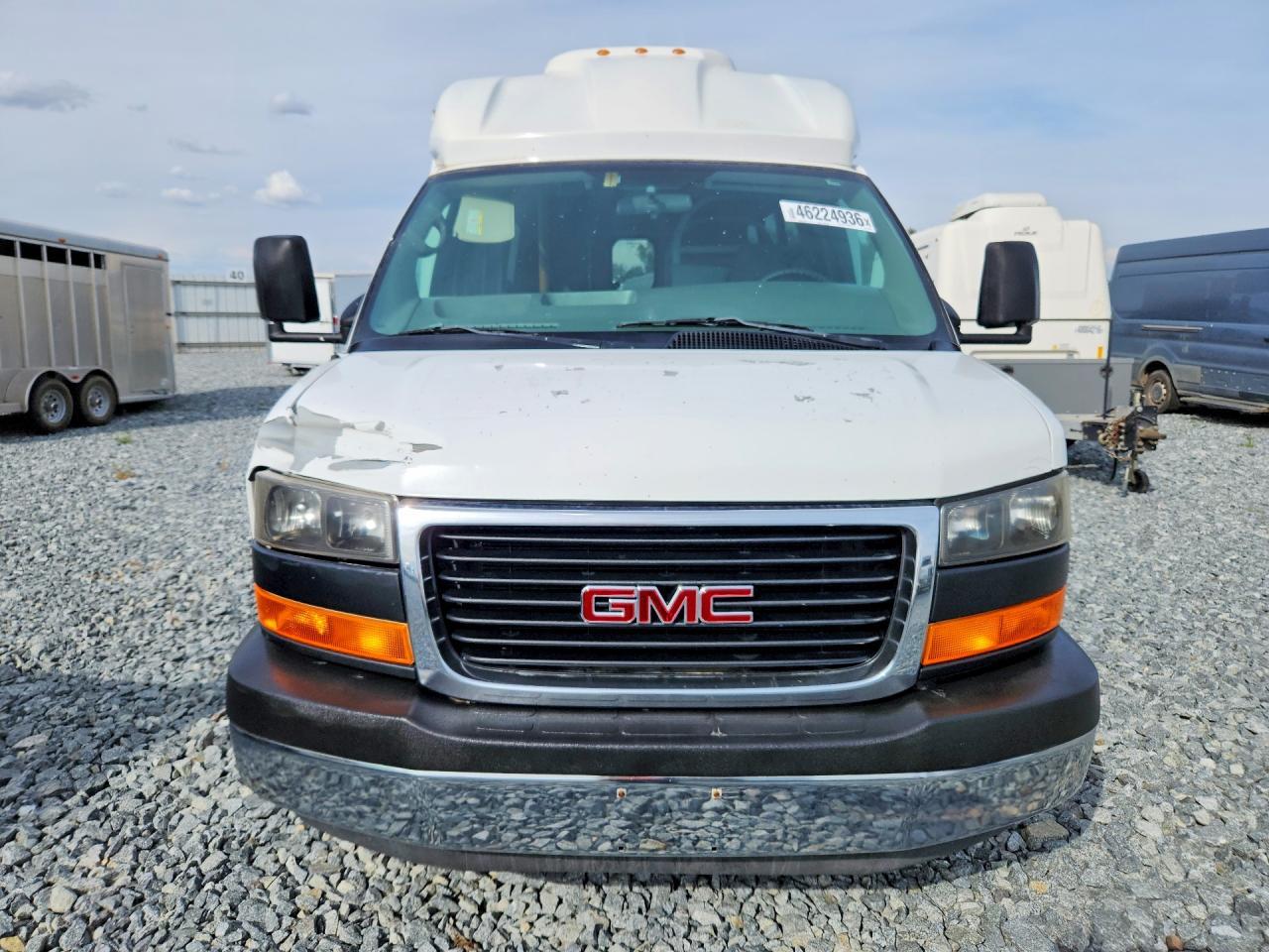 2005 GMC Savana Cutaway G3500 - Image 5