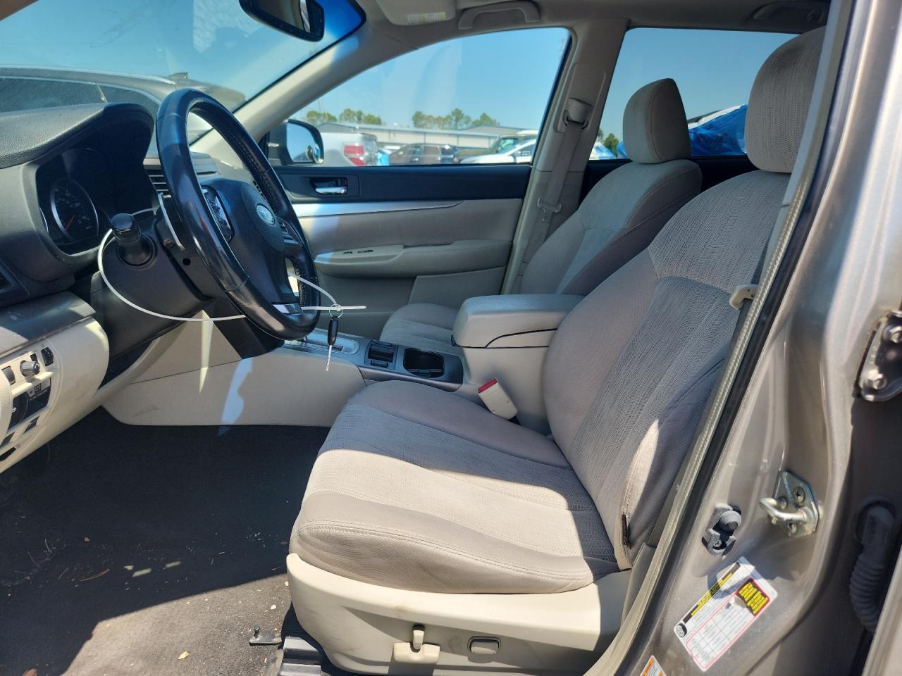 2014 Subaru Outback 2.5I Premium - Image 7