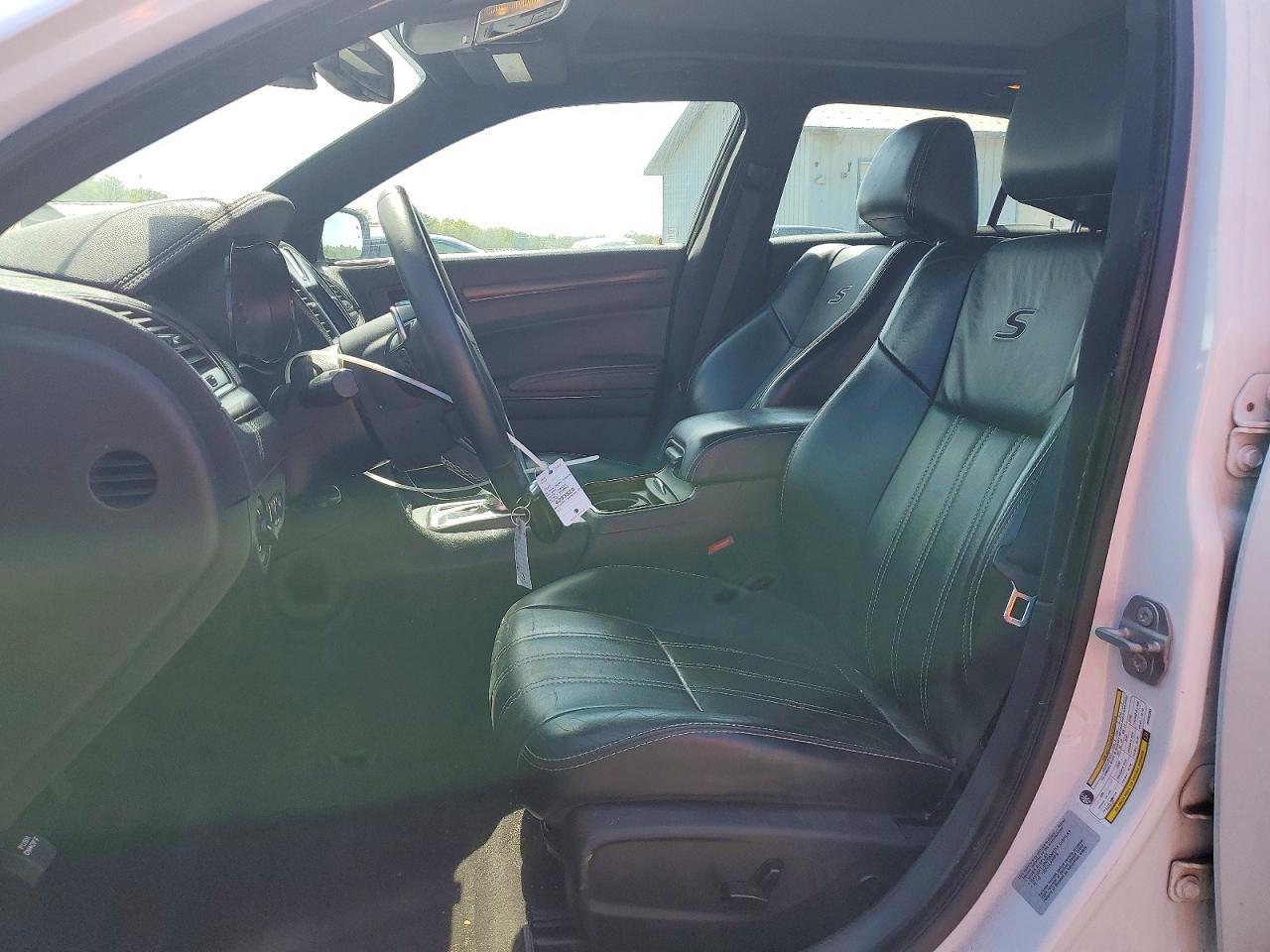 2016 Chrysler 300 S - Image 7