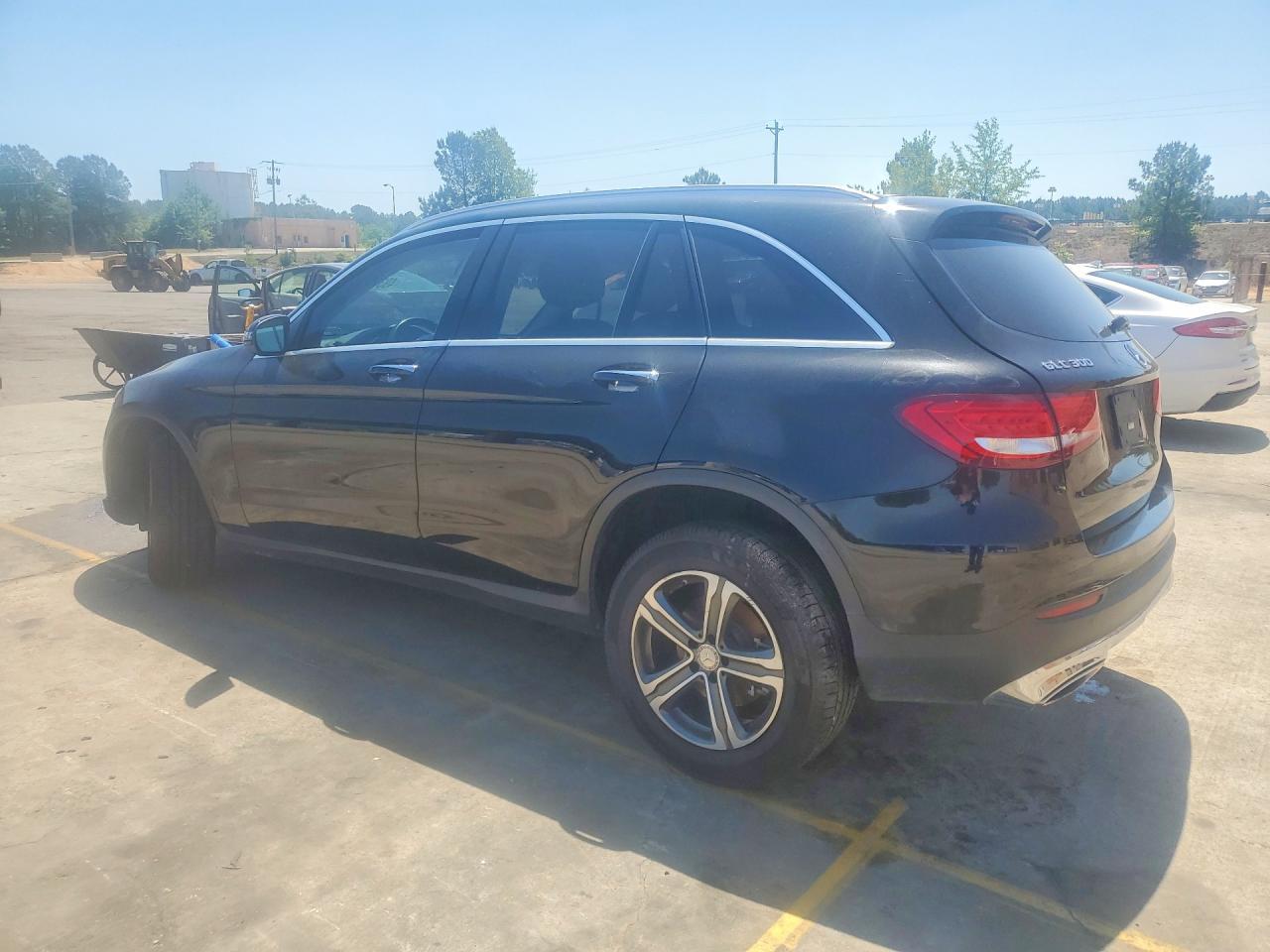 2017 Mercedes-Benz Glc 300 - Image 2