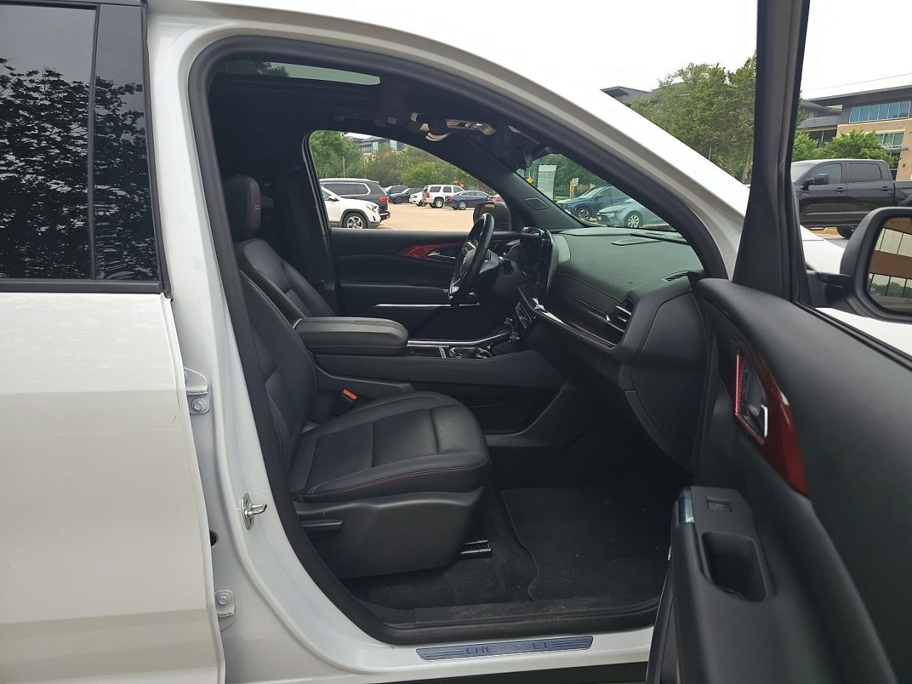 2024 Chevrolet Traverse Lt Z71 - Image 5
