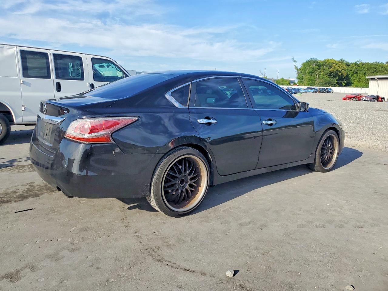 2015 Nissan Altima 2.5 S - Фото 3