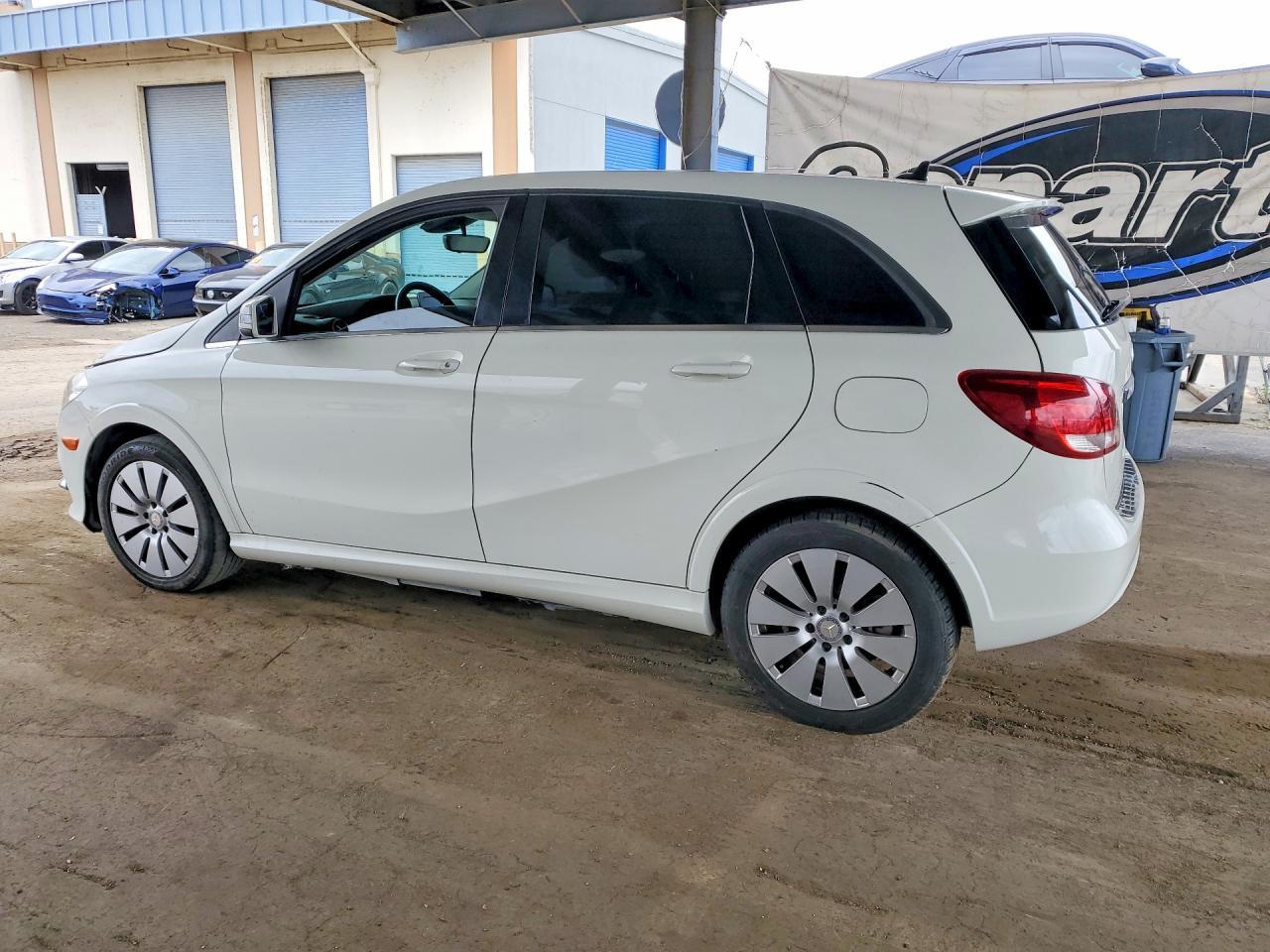 2017 Mercedes-Benz B 250E - Image 2