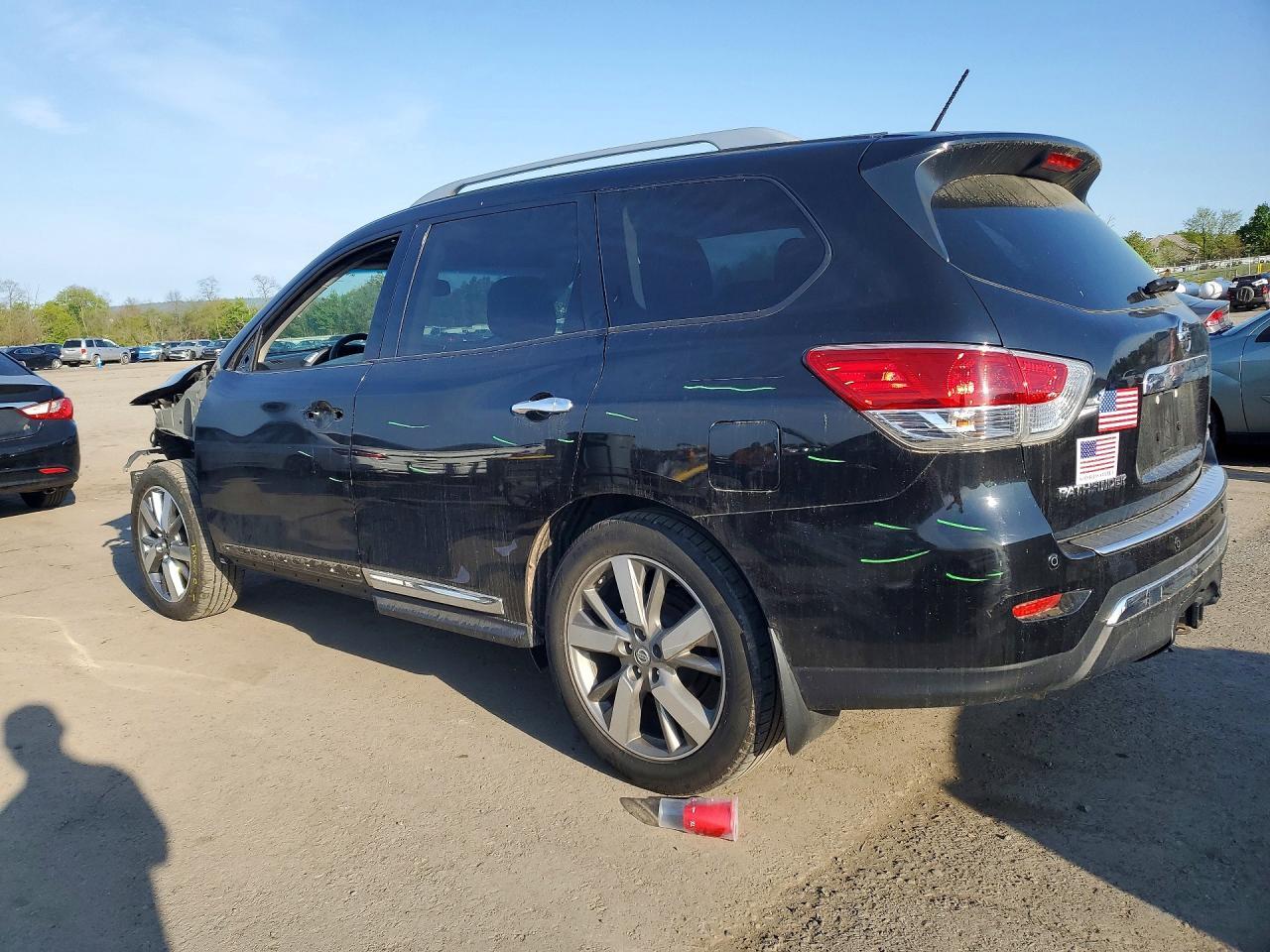 2015 Nissan Pathfinder S - Image 2