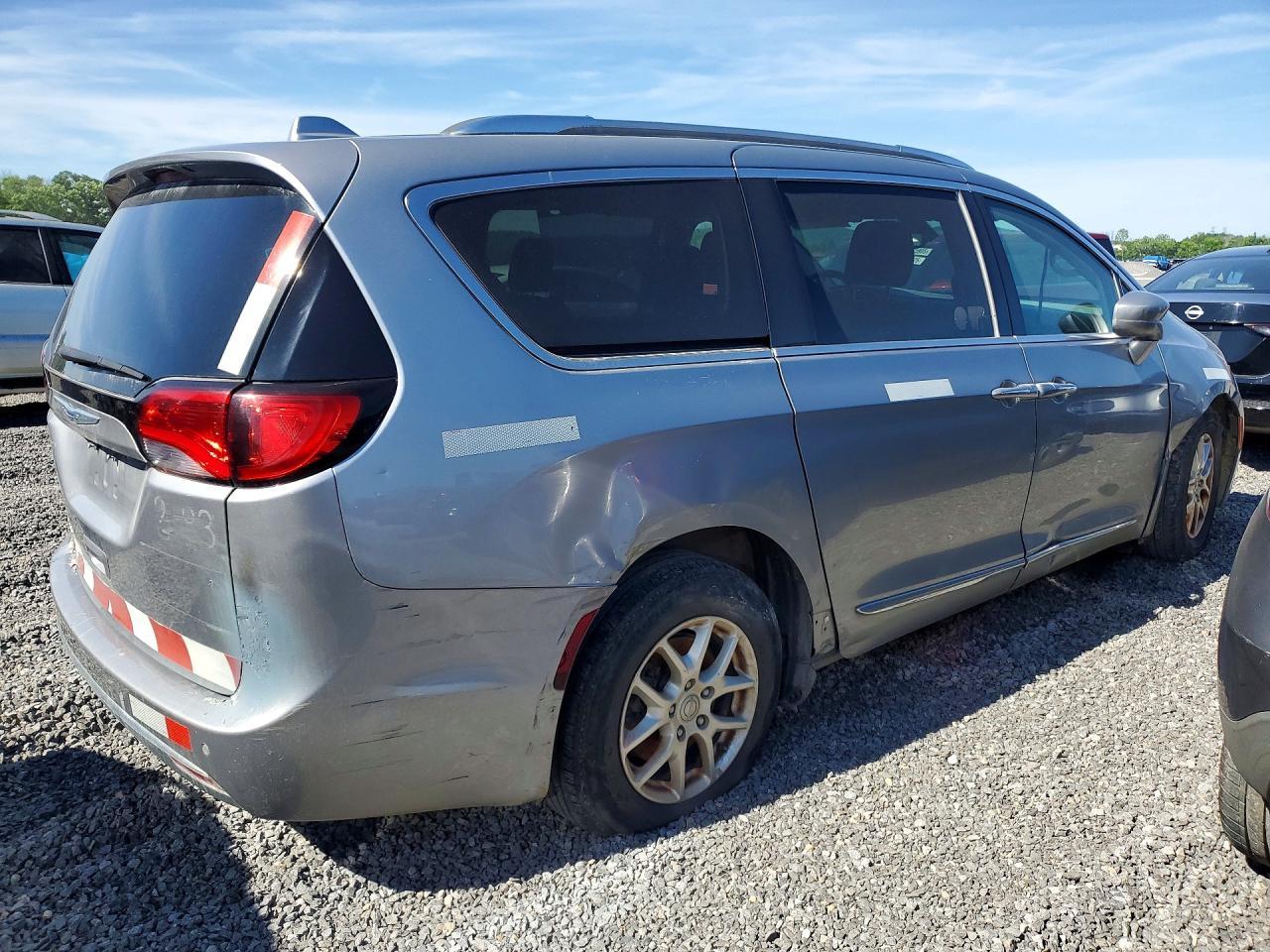 2020 Chrysler Pacifica Touring L - Image 3