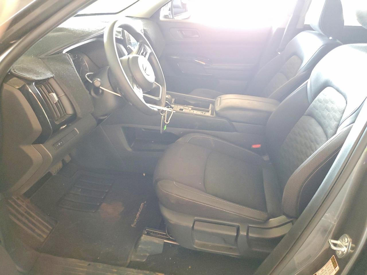 2025 Nissan Pathfinder S - Image 7