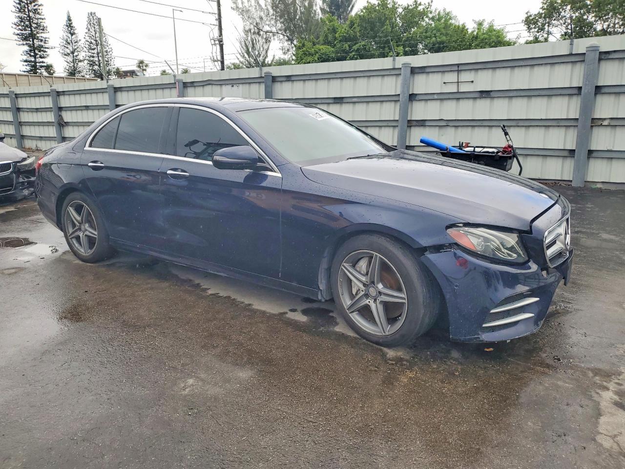 2017 Mercedes-Benz E 300 4Matic - Image 4
