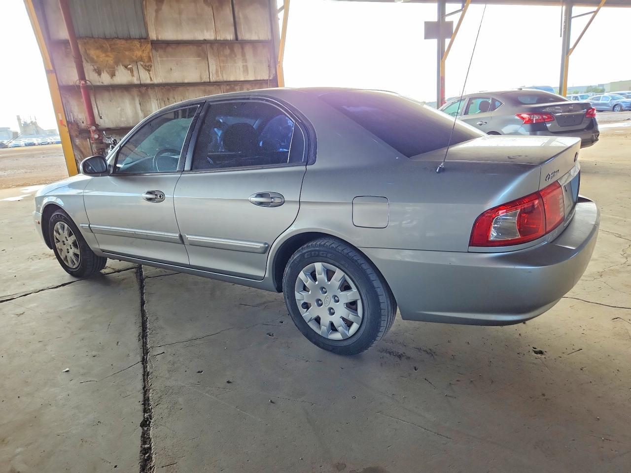 2004 Kia Optima Lx - Image 2