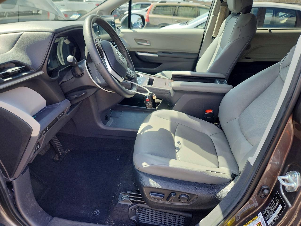 2024 Toyota Sienna Xle 7-Passenger - Фото 7