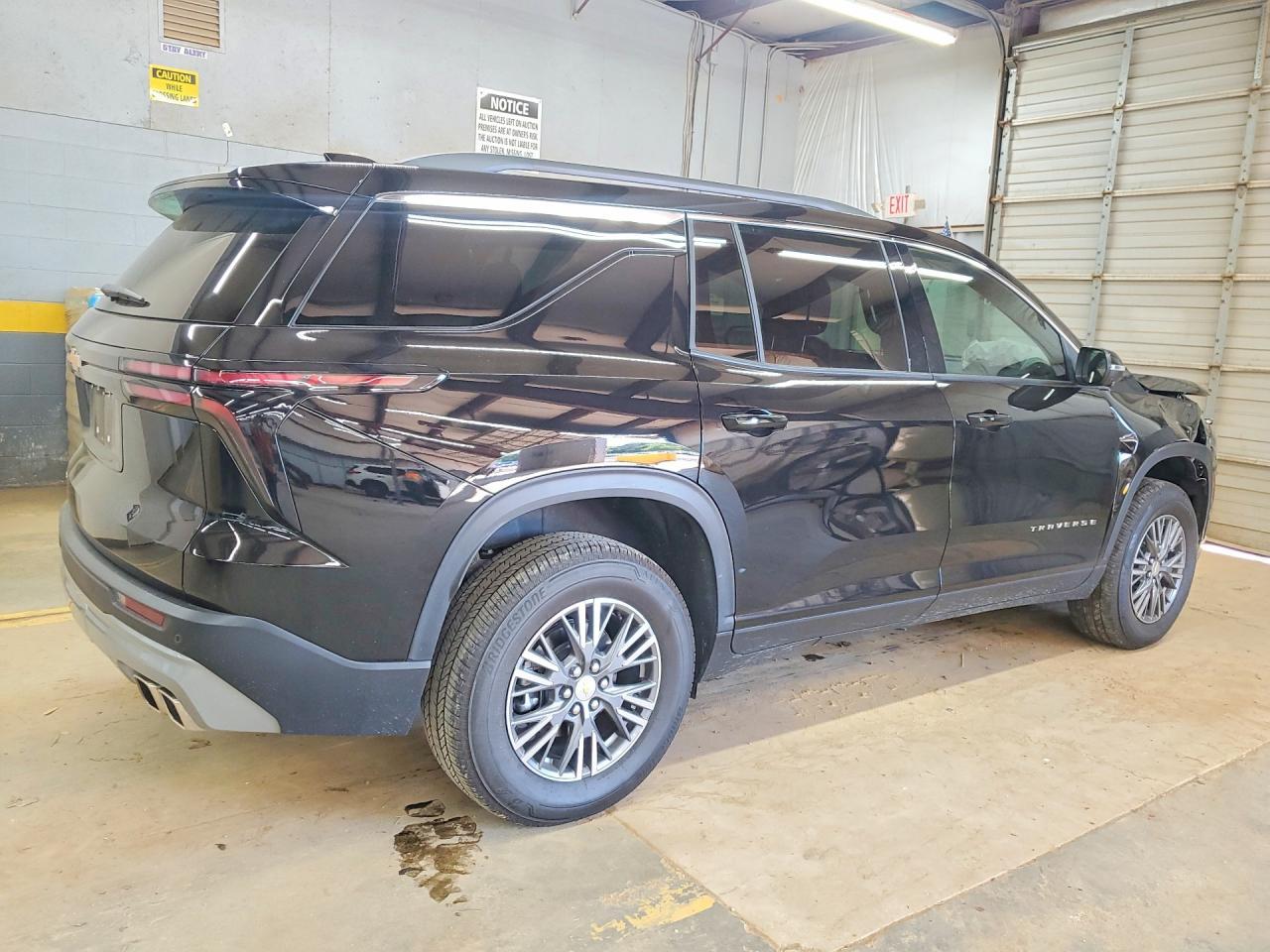 2025 Chevrolet Traverse Lt - Фото 3