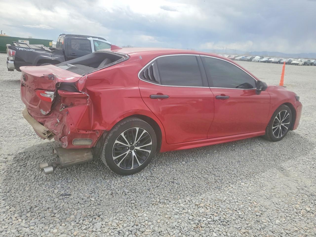 2019 Toyota Camry Se - Фото 3