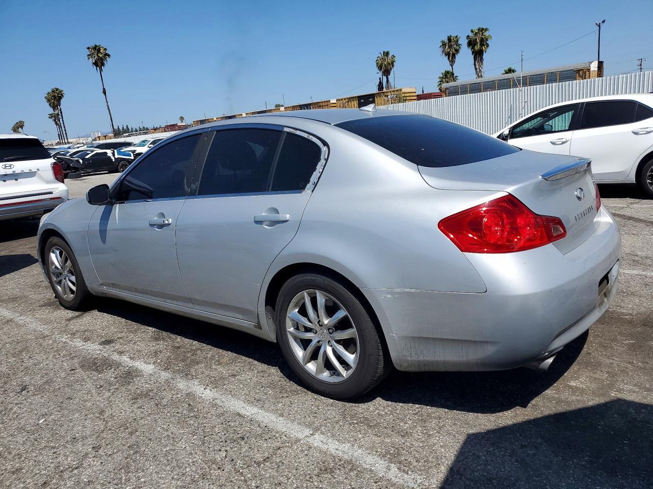 2009 Infiniti G37 Sedan Base - Фото 2