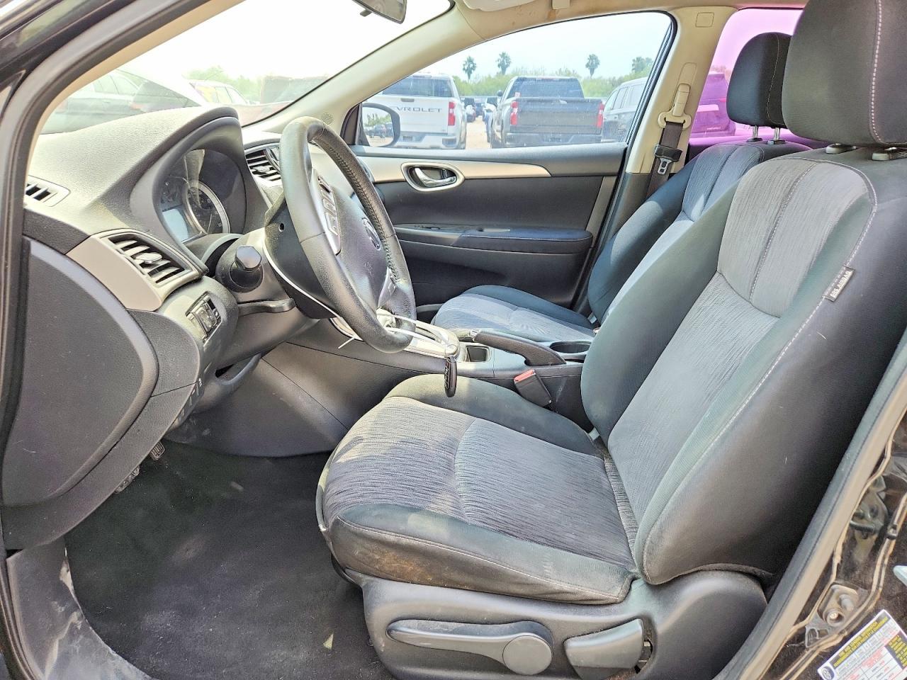 2015 Nissan Sentra S - Фото 7