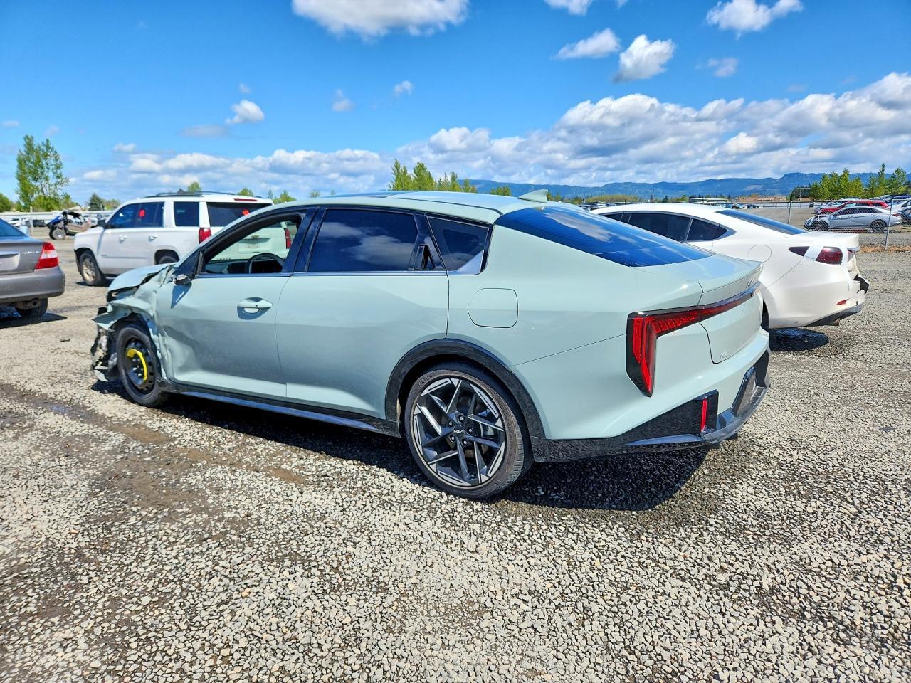 2025 Kia K4 Gt Line - Image 2