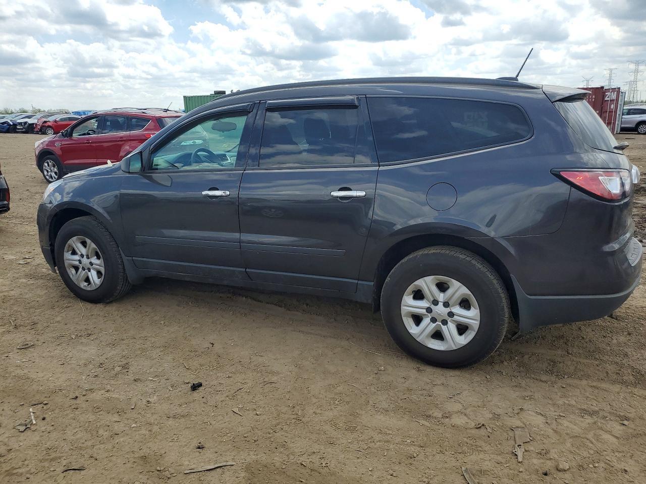 2017 Chevrolet Traverse Ls - Фото 2