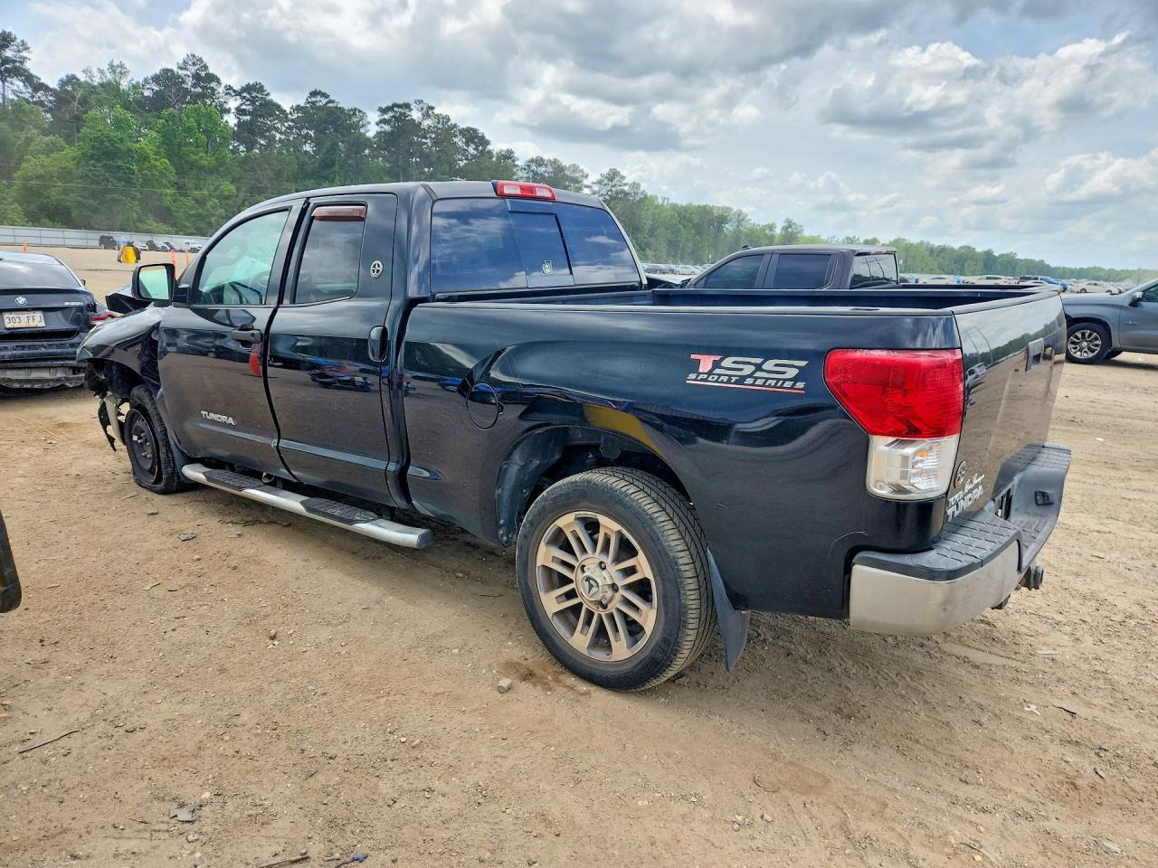 2012 Toyota Tundra Double Cab Sr5 - Image 2