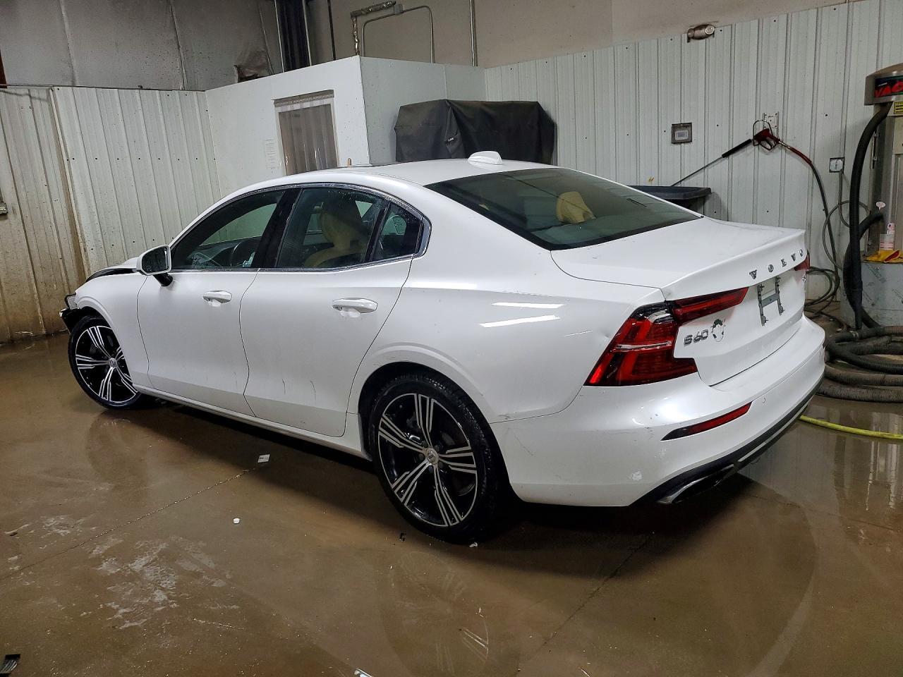 2019 Volvo S60 T6 Inscription - Image 2