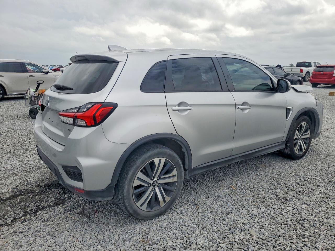 2021 Mitsubishi Outlander Sport Es - Фото 3