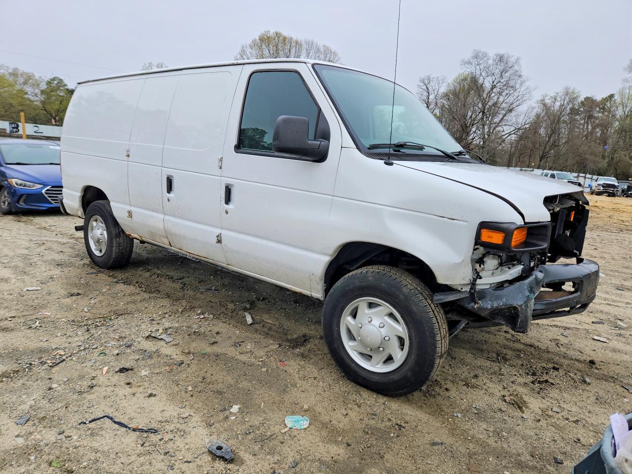 2013 Ford Econoline E250 Van - Фото 4