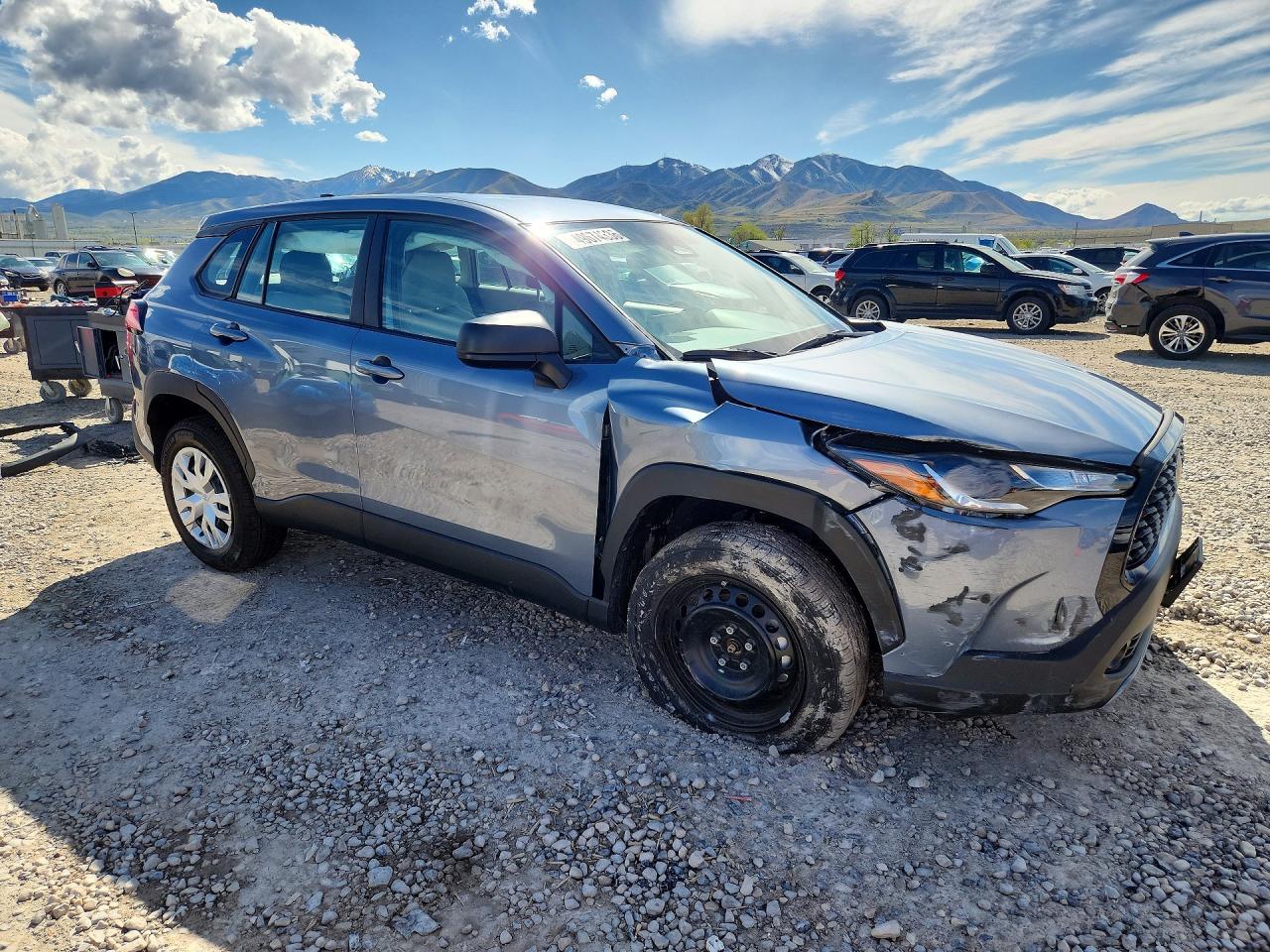 2025 Toyota Corolla Cross L - Image 4