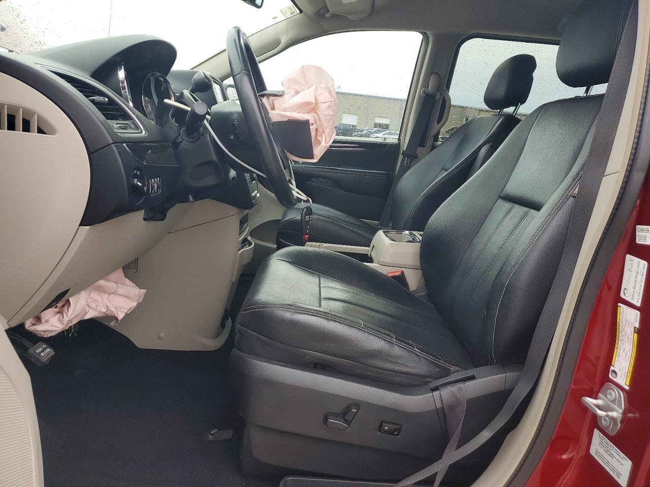 2016 Chrysler Town & Country Touring - Фото 7
