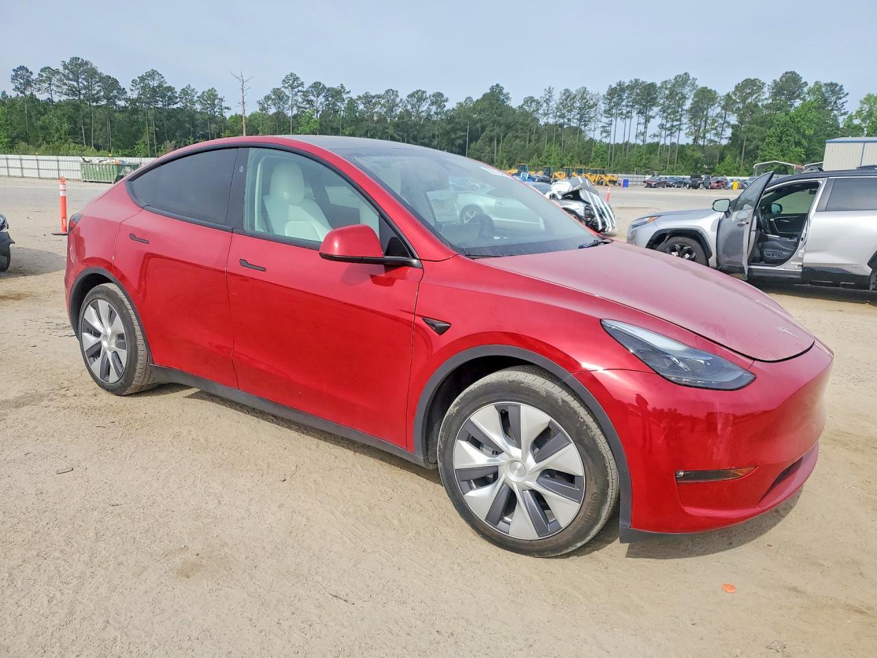 2023 Tesla Model Y - Image 4