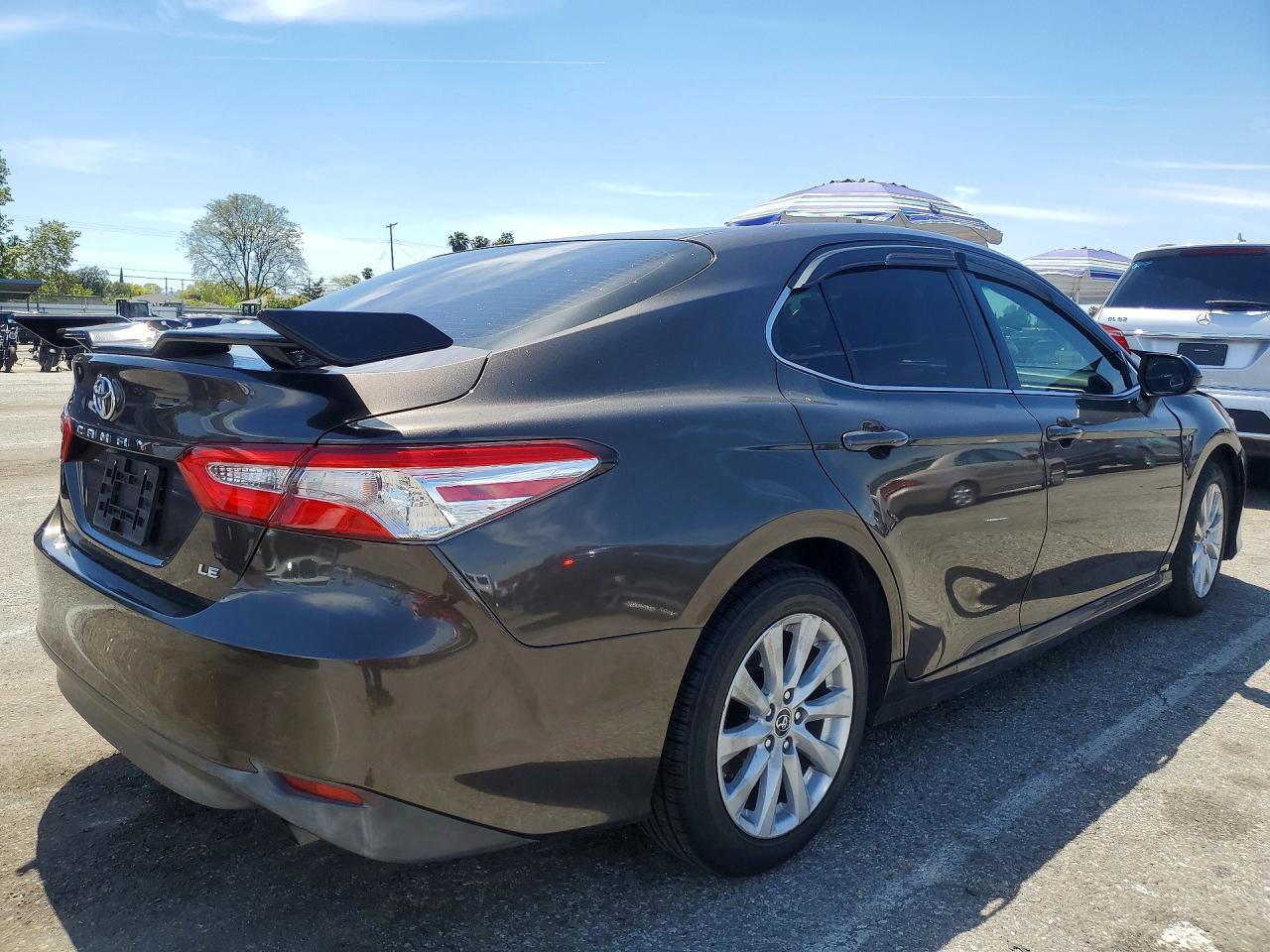 2018 Toyota Camry Le - Image 3